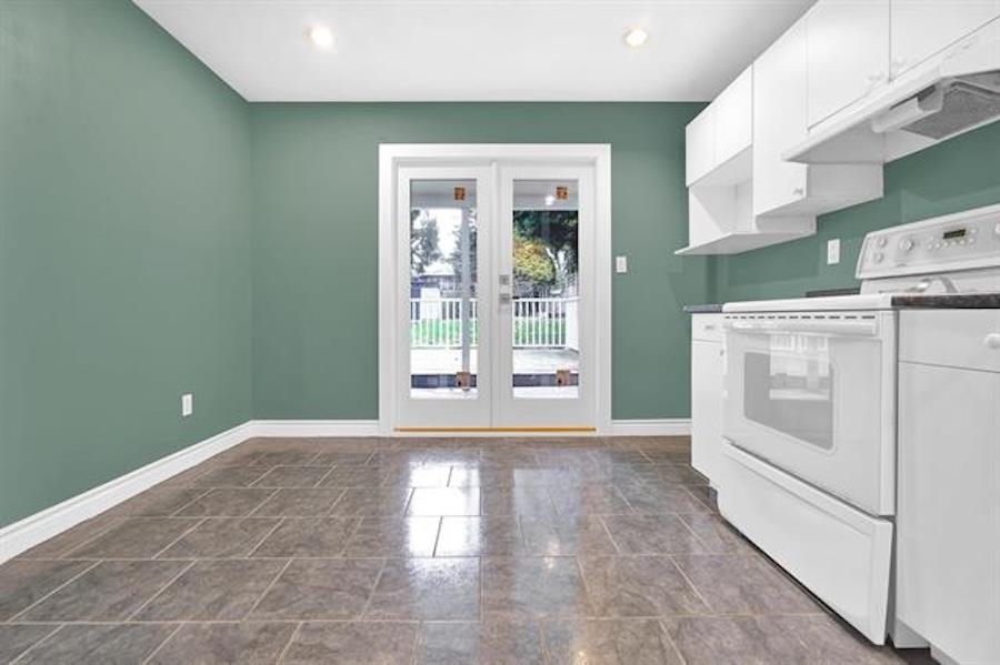 Entry Foyer Photo of 14751 89a Avenue, Surrey, BC