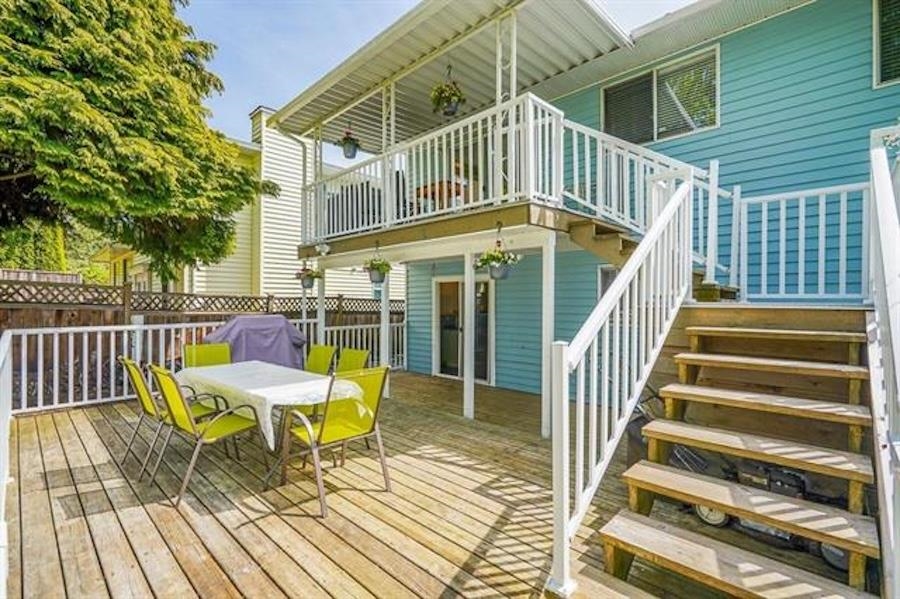 Front Yard Photo of 14751 89a Avenue, Surrey, BC