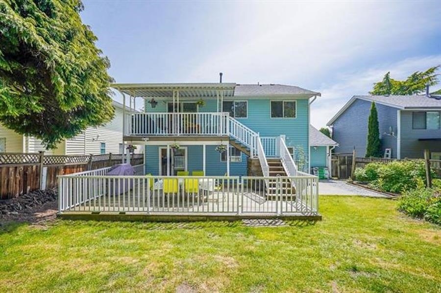 Hot Tub / Spa Photo of 14751 89a Avenue, Surrey, BC