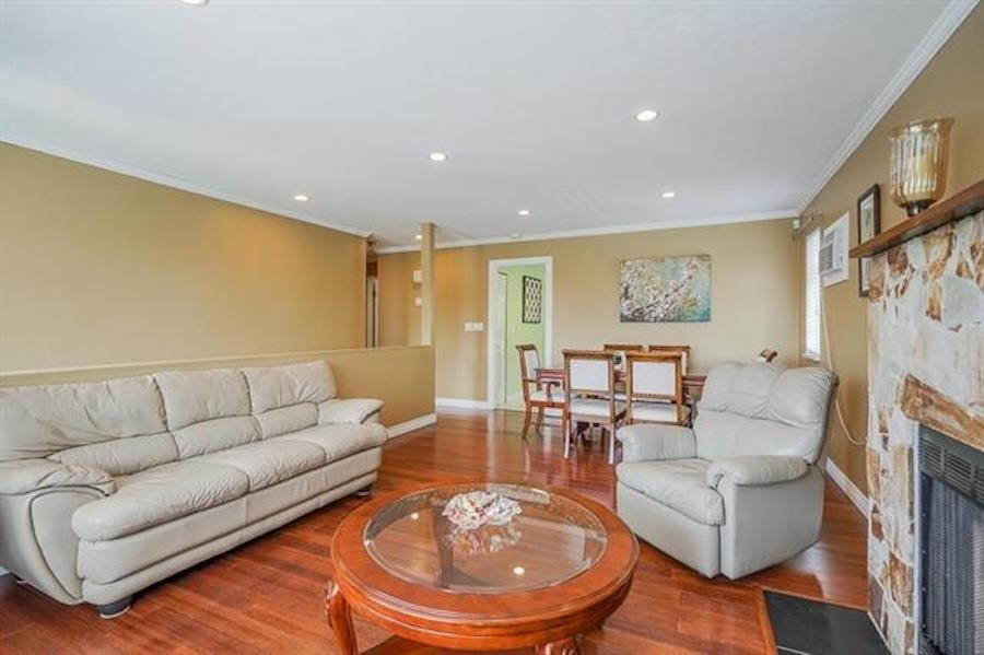 Kitchen Photo of 14751 89a Avenue, Surrey, BC