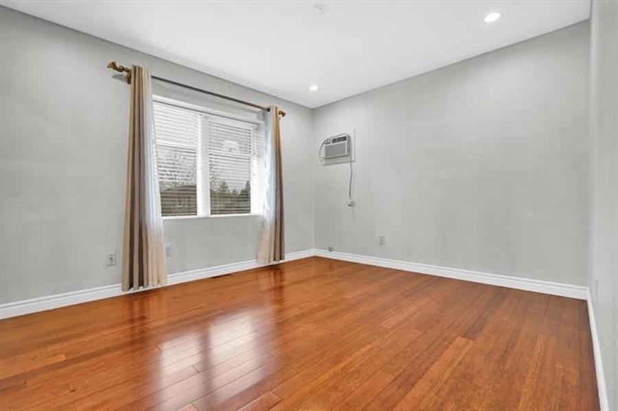 Loft / Bonus Room Photo of 14751 89a Avenue, Surrey, BC