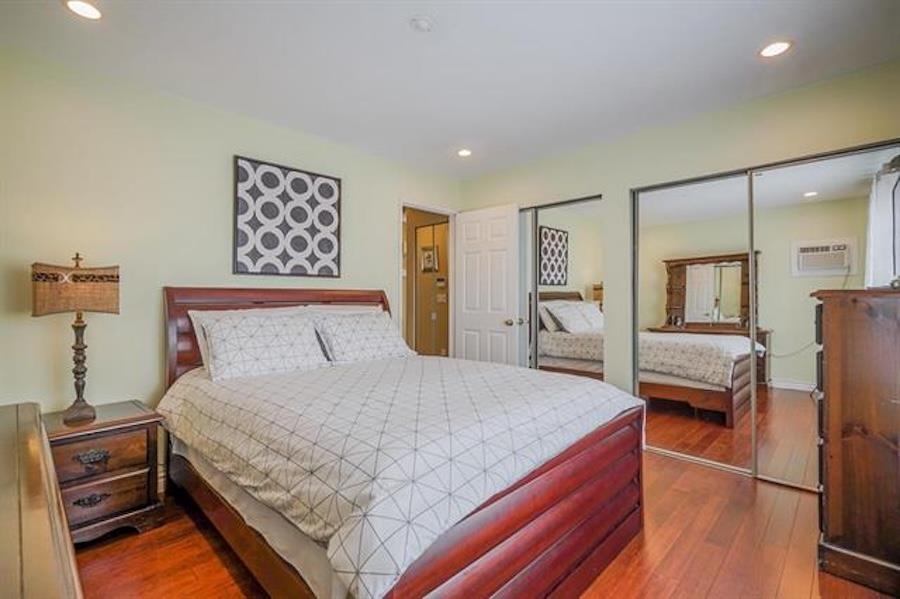 Primary Bathroom Photo of 14751 89a Avenue, Surrey, BC