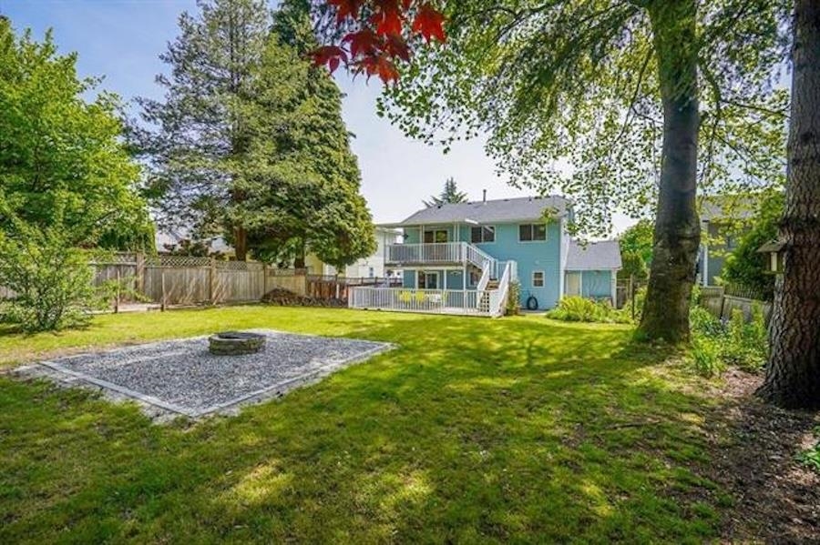 Swimming Pool Photo of 14751 89a Avenue, Surrey, BC