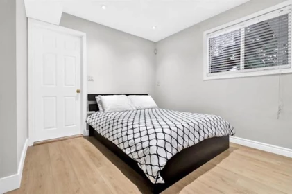 Hallway Photo of 14751 89a Avenue, Surrey, BC