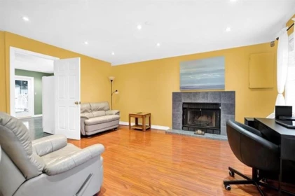 Powder Room Photo of 14751 89a Avenue, Surrey, BC