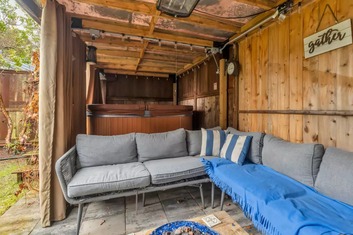 Breakfast Nook Photo of 11893 Woodgrove Avenue, Delta, BC