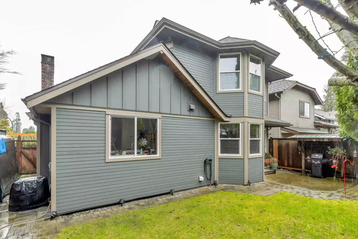 Kitchen Island Photo of 11893 Woodgrove Avenue, Delta, BC