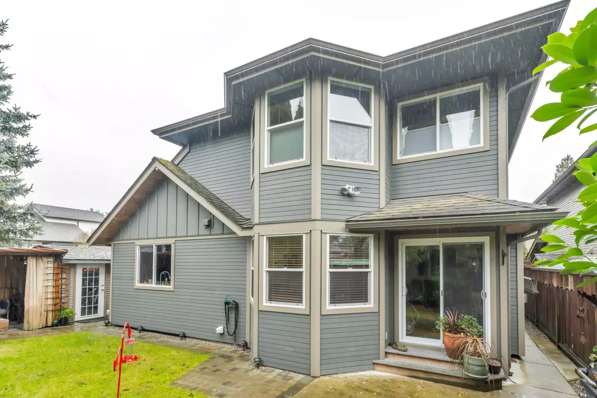 Primary Bathroom Photo of 11893 Woodgrove Avenue, Delta, BC