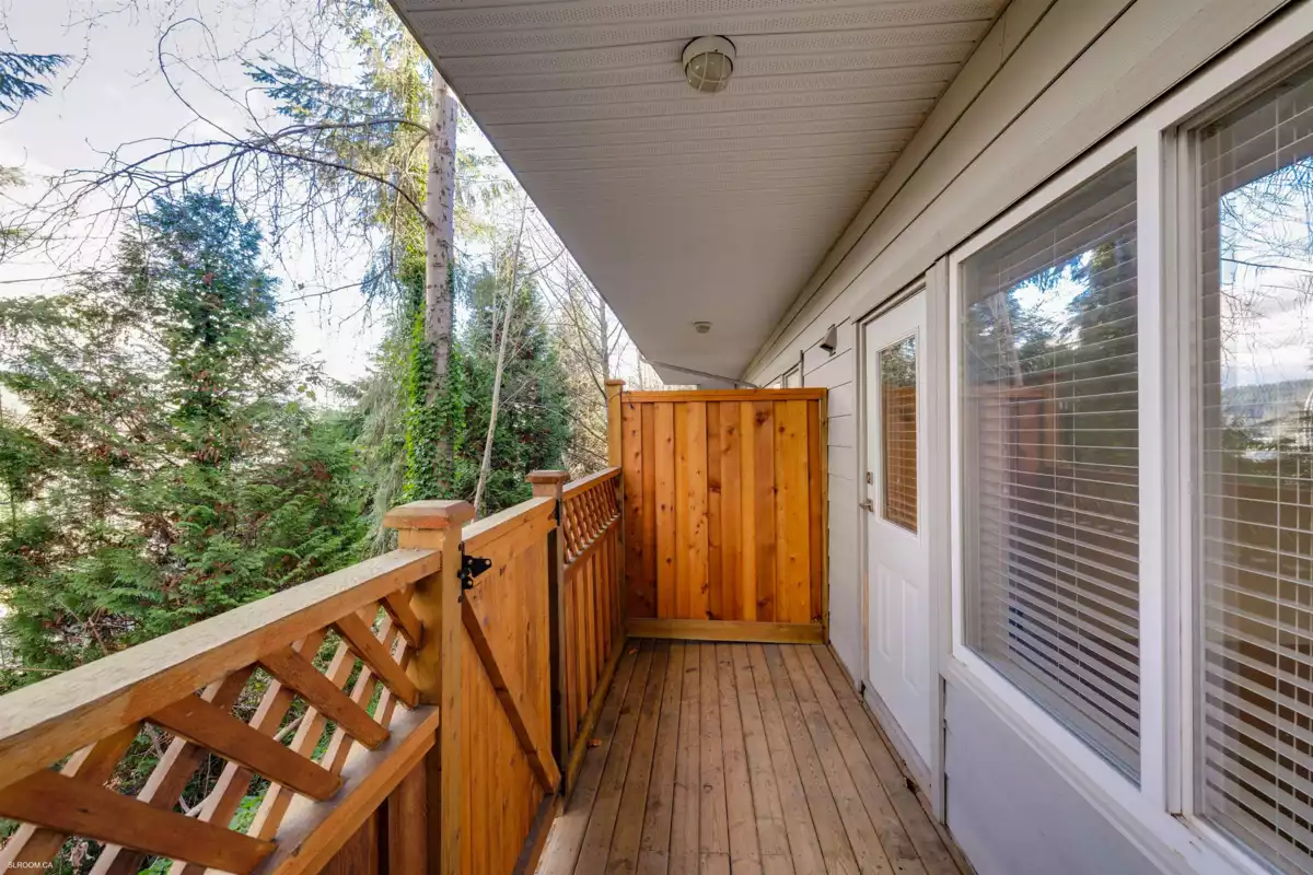 Staircase Photo of 140 Shoreline Circle, Port Moody, BC