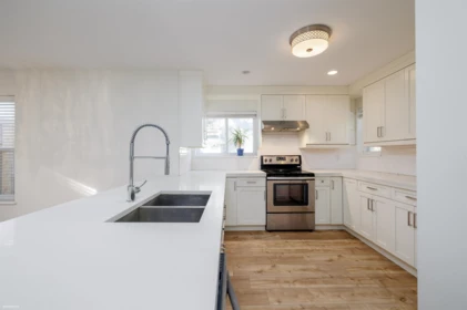 140 Shoreline Circle, Port Moody, BC