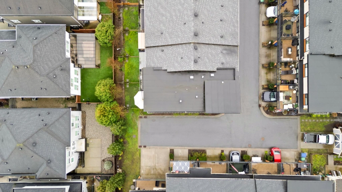 Community Amenities Photo (Clubhouse) of 15 16488 64 Avenue, Surrey, BC