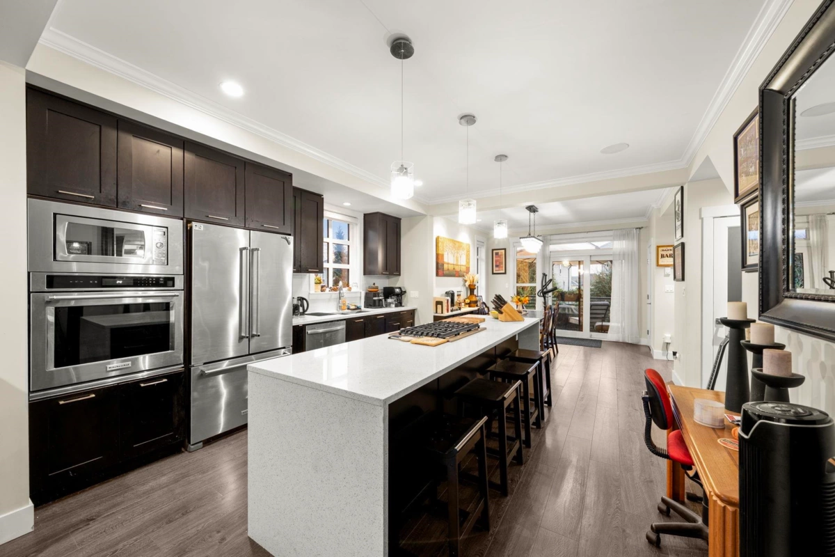 Kitchen Island Photo of 15 16488 64 Avenue, Surrey, BC