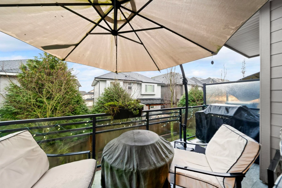 Powder Room Photo of 15 16488 64 Avenue, Surrey, BC