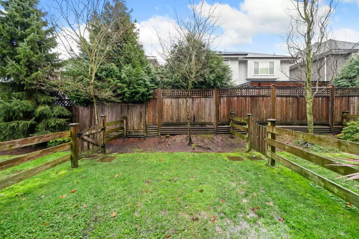 Swimming Pool Photo of 15 16488 64 Avenue, Surrey, BC