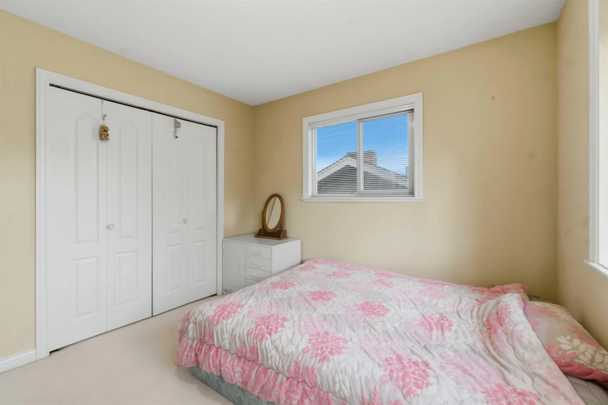 Entry Foyer Photo of 4553 Ellerton Court, Burnaby, BC
