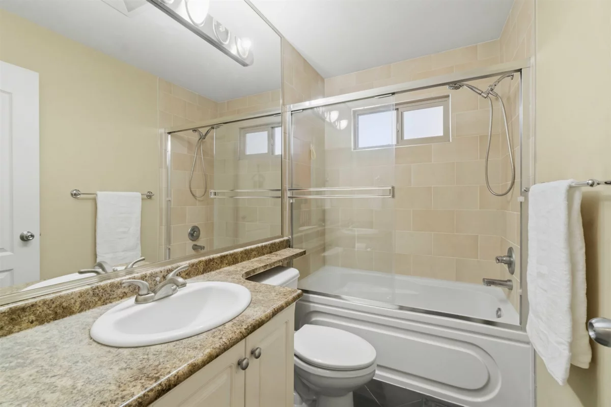 Hallway Photo of 4553 Ellerton Court, Burnaby, BC