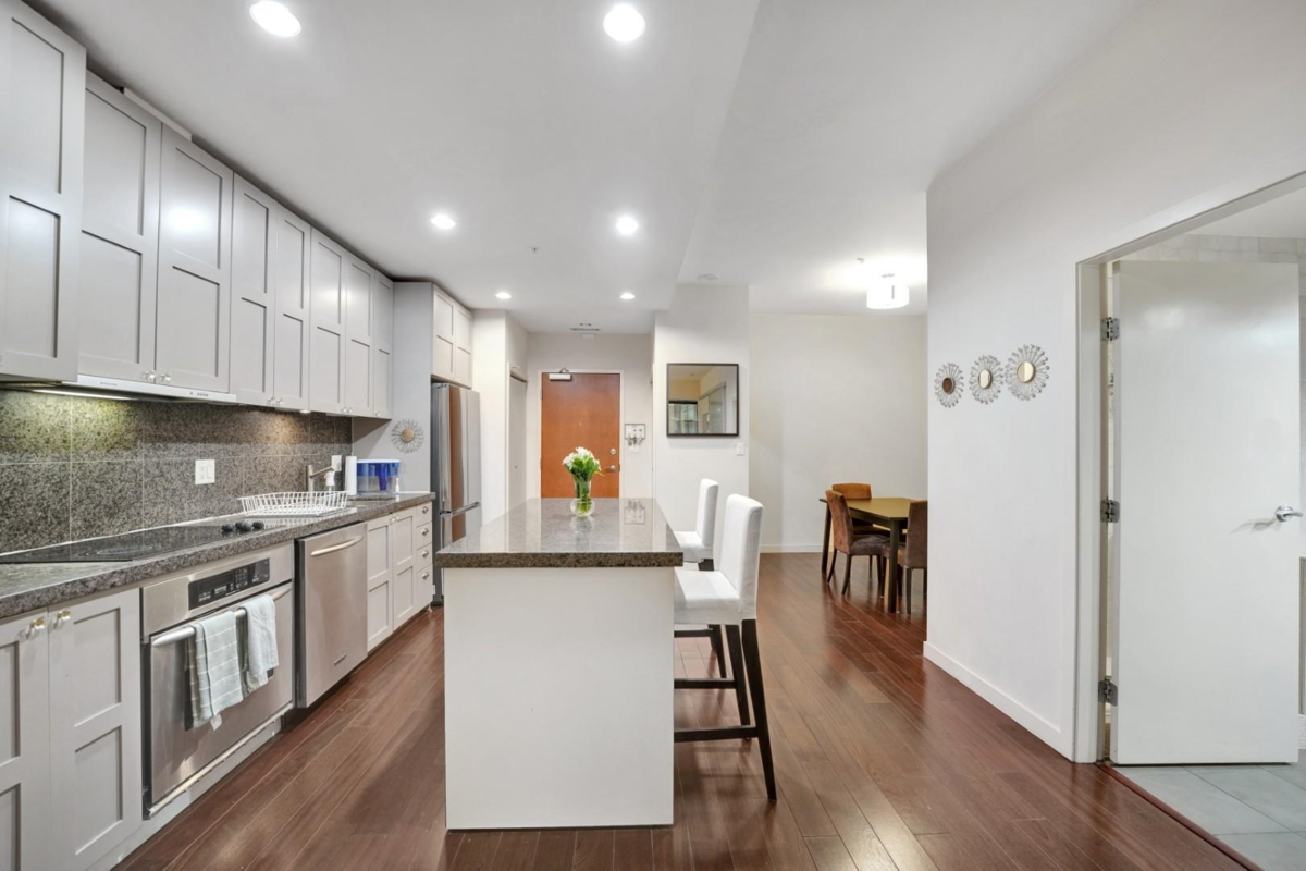 Family Room Photo of 407 1333 W Georgia Street, Vancouver, BC