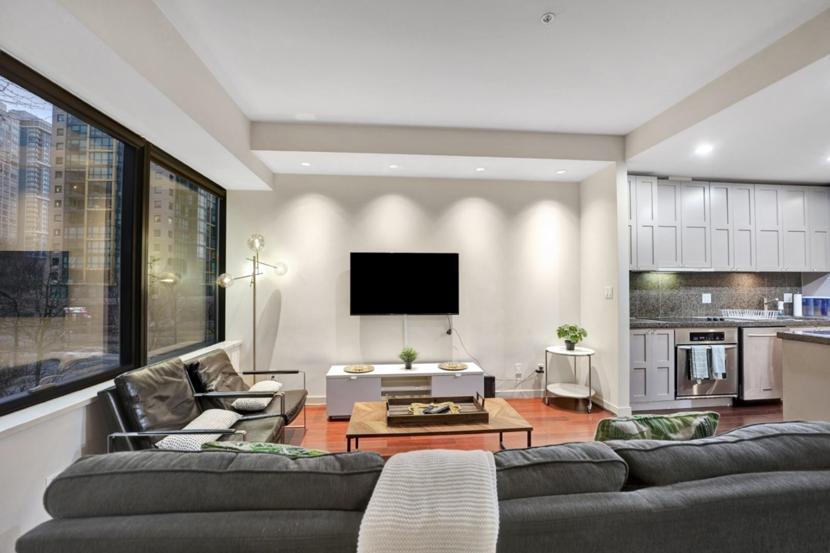 Guest Bathroom Photo of 407 1333 W Georgia Street, Vancouver, BC