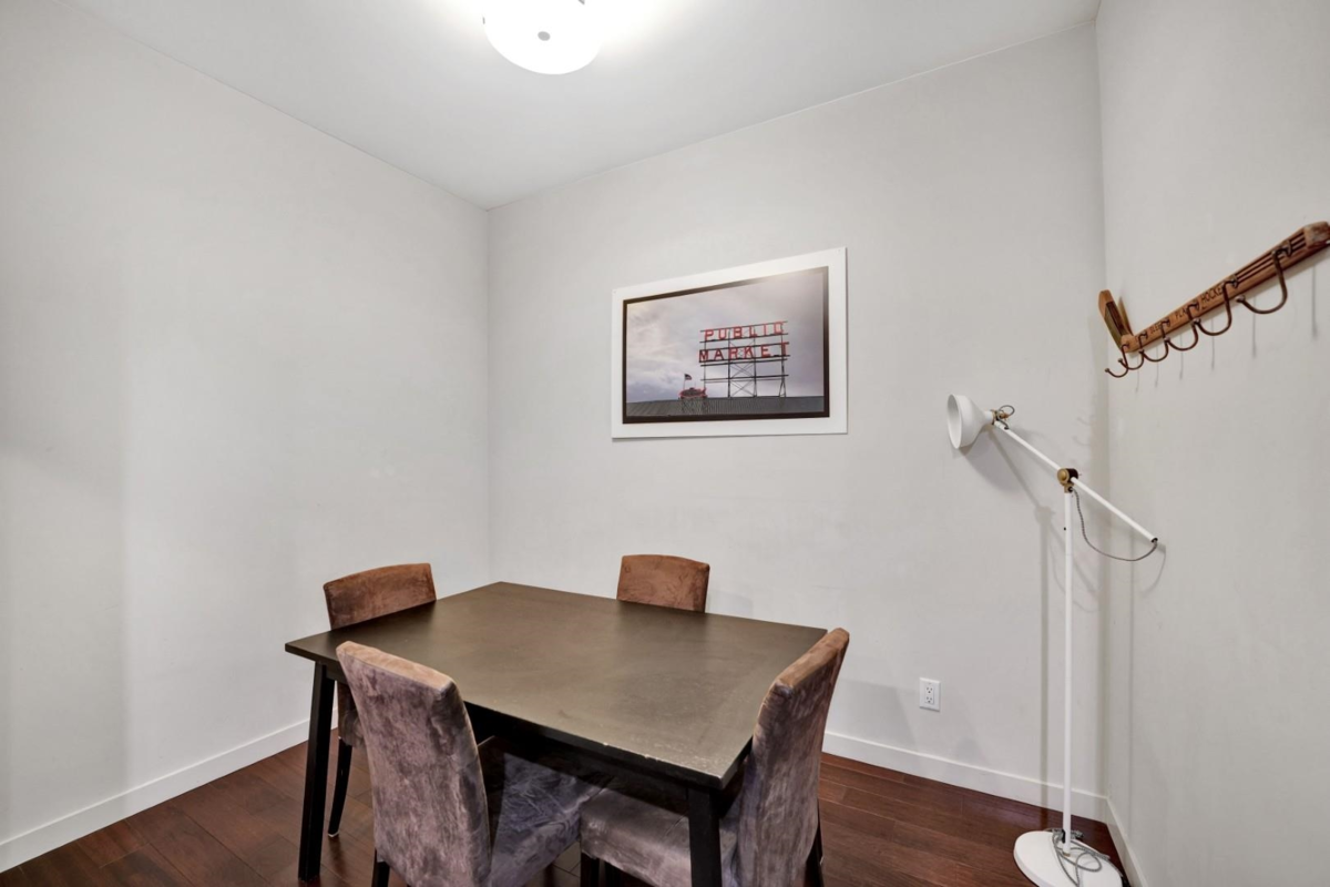 Kitchen Island Photo of 407 1333 W Georgia Street, Vancouver, BC
