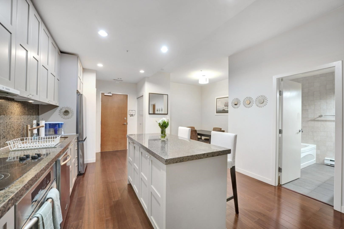 Primary Bathroom Photo of 407 1333 W Georgia Street, Vancouver, BC