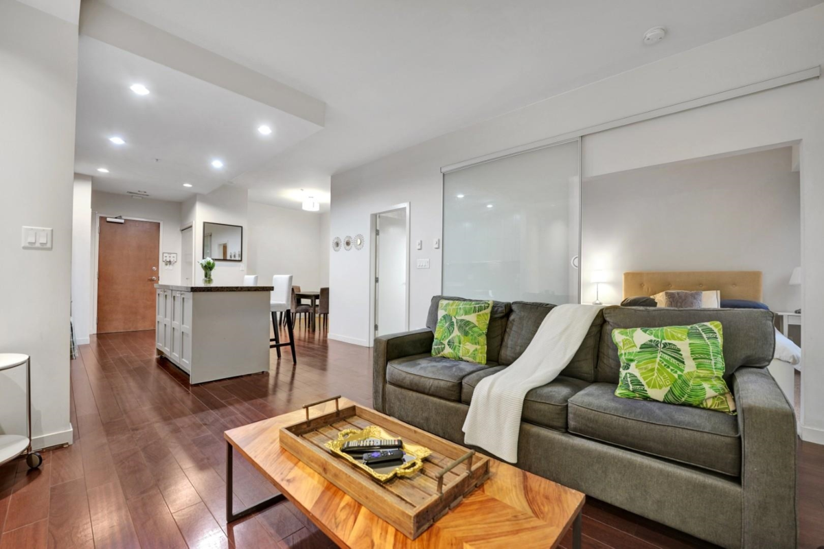 Walk-In Closet Photo of 407 1333 W Georgia Street, Vancouver, BC