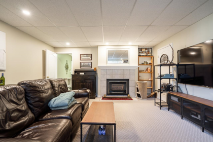 Hallway Photo of 16530 108 Avenue, Surrey, BC
