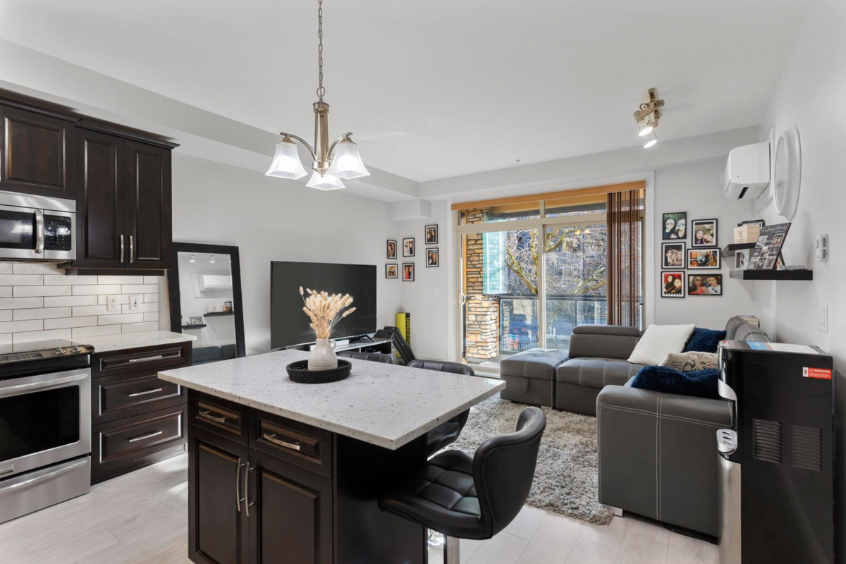 Walk-In Closet Photo of 253 8258 207a Street, Langley, BC