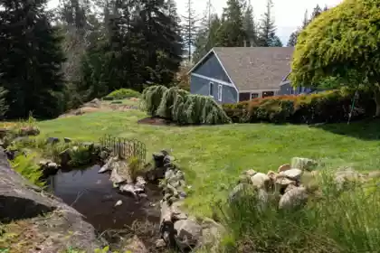 Breakfast Nook Photo of 8362 Redrooffs Road, Halfmoon Bay, BC