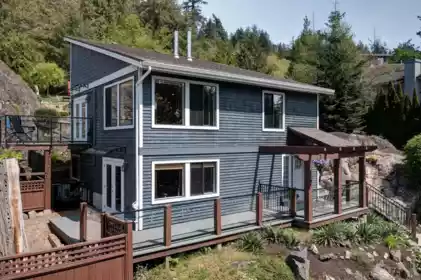 8362 Redrooffs Road, Halfmoon Bay, BC, Halfmoon Bay — Single Family Residence for sale