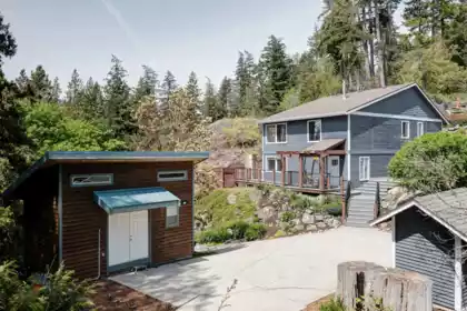 8362 Redrooffs Road, Halfmoon Bay, BC, Halfmoon Bay — Single Family Residence for sale