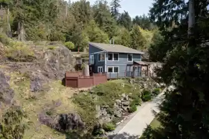 8362 Redrooffs Road, Halfmoon Bay, BC, Halfmoon Bay — Single Family Residence for sale