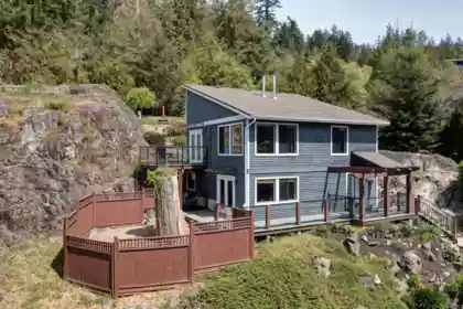 8362 Redrooffs Road, Halfmoon Bay, BC, Halfmoon Bay — Single Family Residence for sale