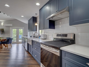 Office / Den Photo of 8362 Redrooffs Road, Halfmoon Bay, BC