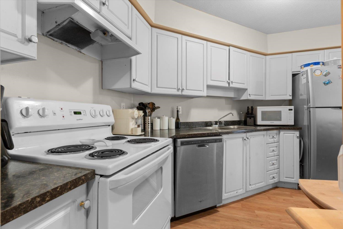 Dining Area Photo of 310 31771 Peardonville Road, Abbotsford, BC