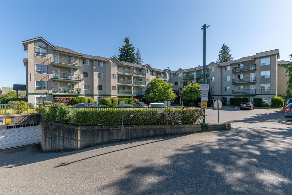 Family Room Photo of 310 31771 Peardonville Road, Abbotsford, BC