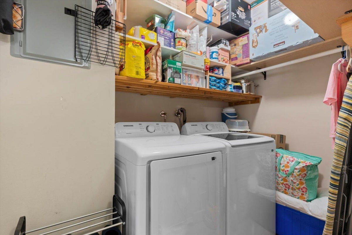 Primary Bedroom Photo of 310 31771 Peardonville Road, Abbotsford, BC