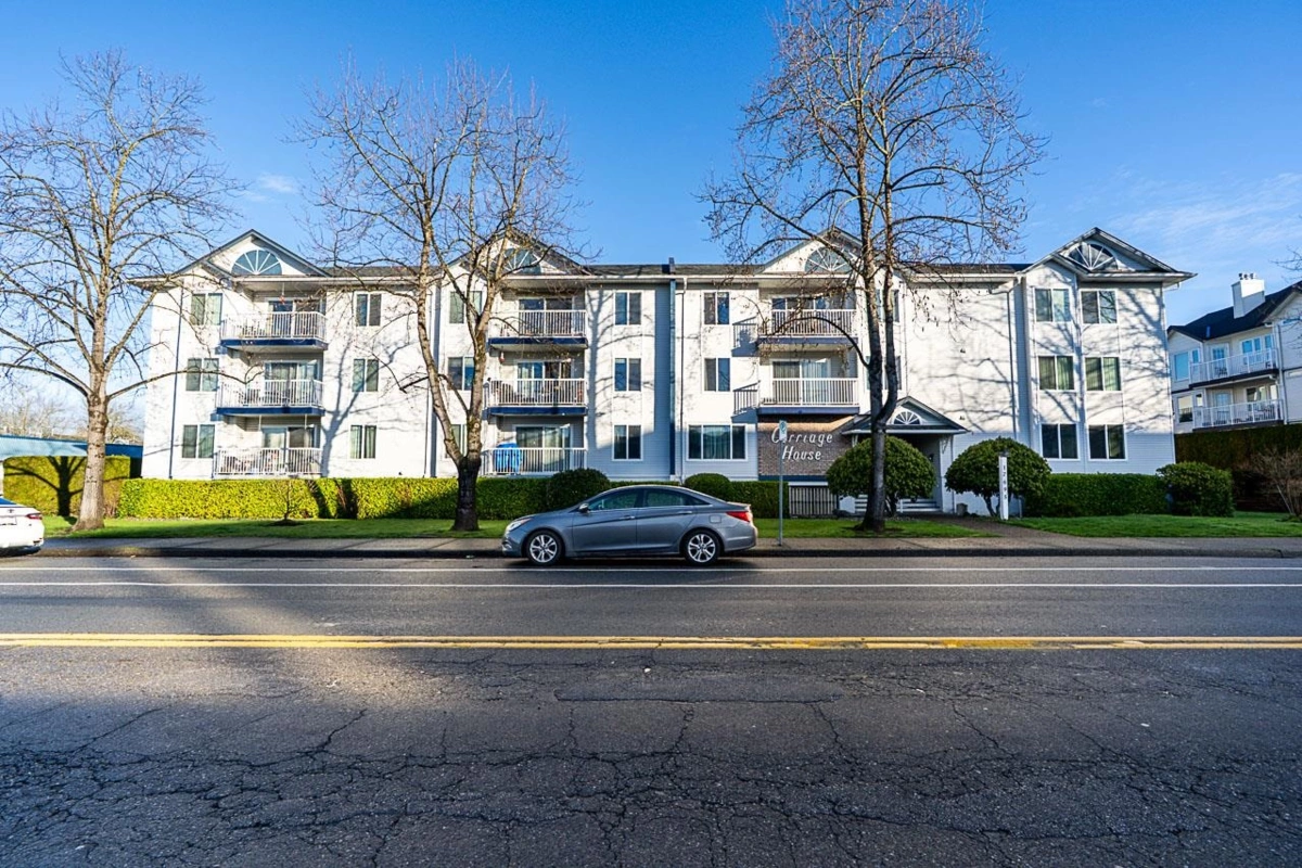 Exterior Front Photo of 305 17695 58 Avenue, Surrey, BC
