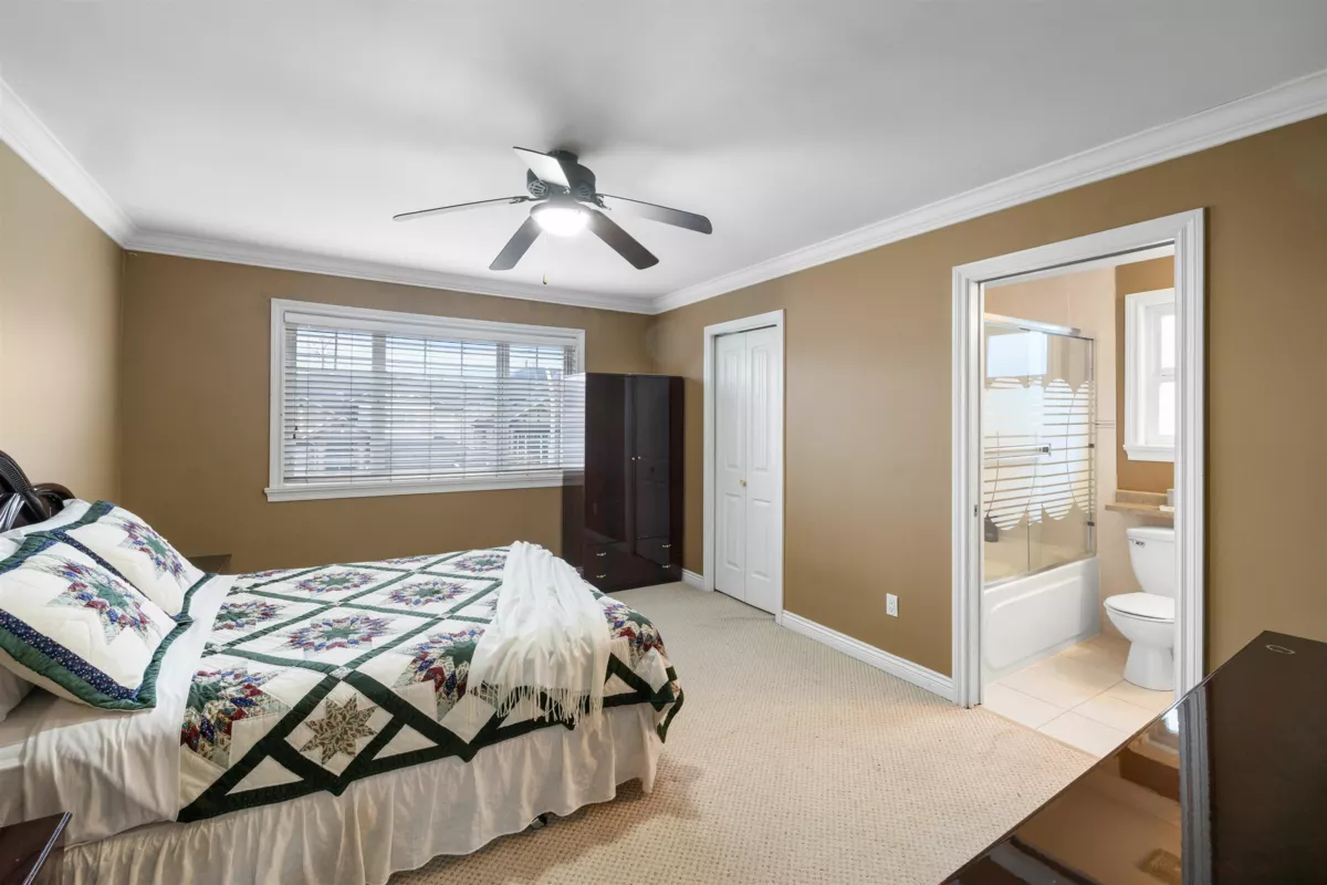 Basement Recreation Room Photo of 14855 71 Avenue, Surrey, BC