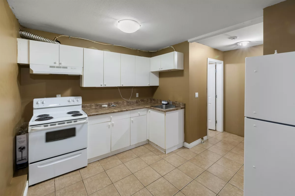 Entry Foyer Photo of 14855 71 Avenue, Surrey, BC