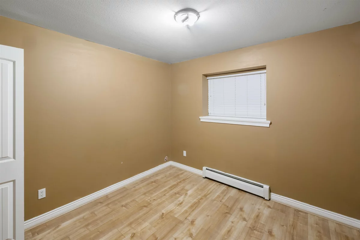 Hallway Photo of 14855 71 Avenue, Surrey, BC