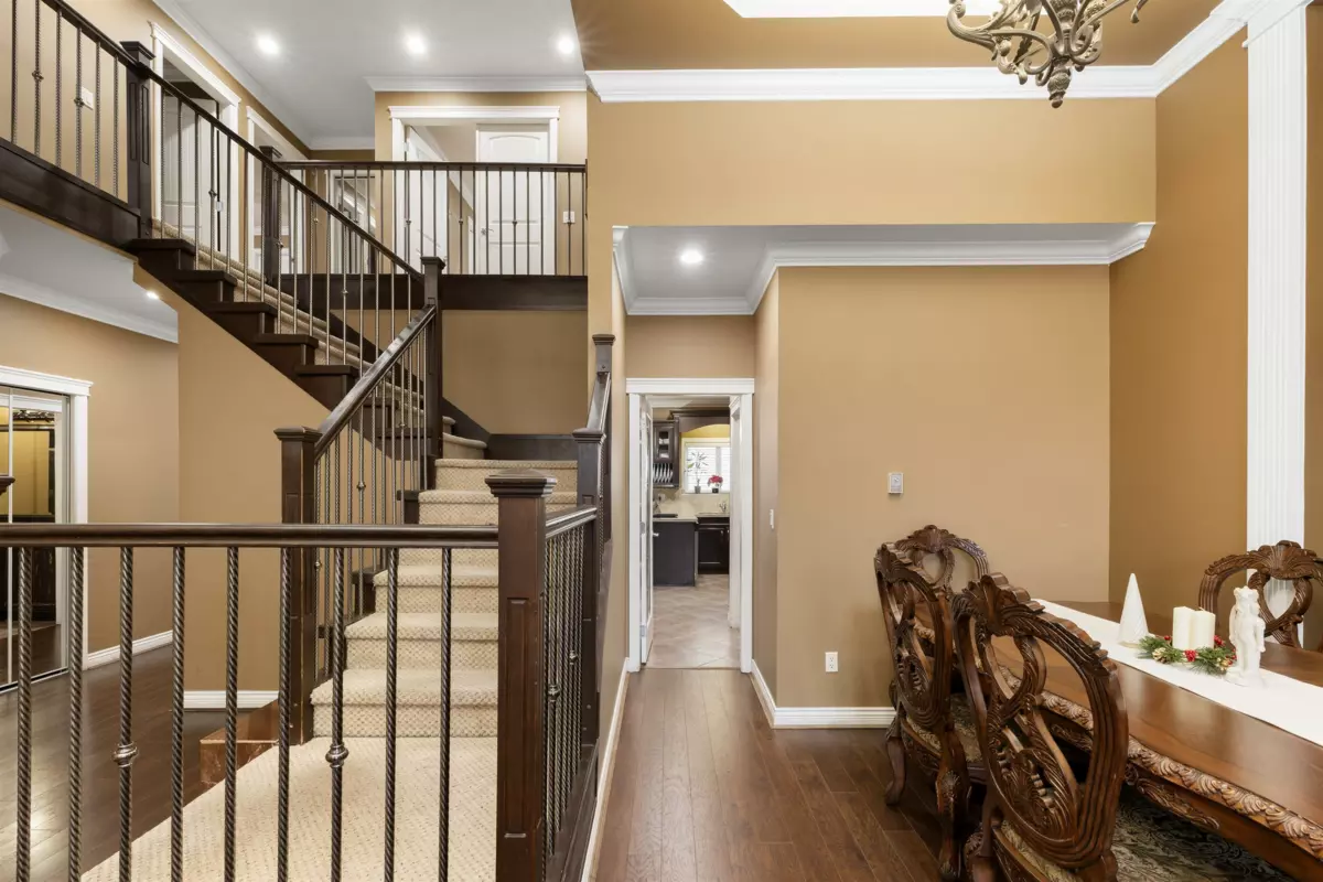 Living Room Photo of 14855 71 Avenue, Surrey, BC