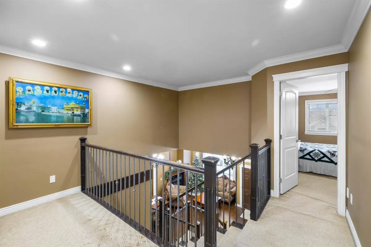 Primary Bathroom Photo of 14855 71 Avenue, Surrey, BC