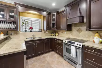 Kitchen Photo of 14855 71 Avenue, Surrey, BC