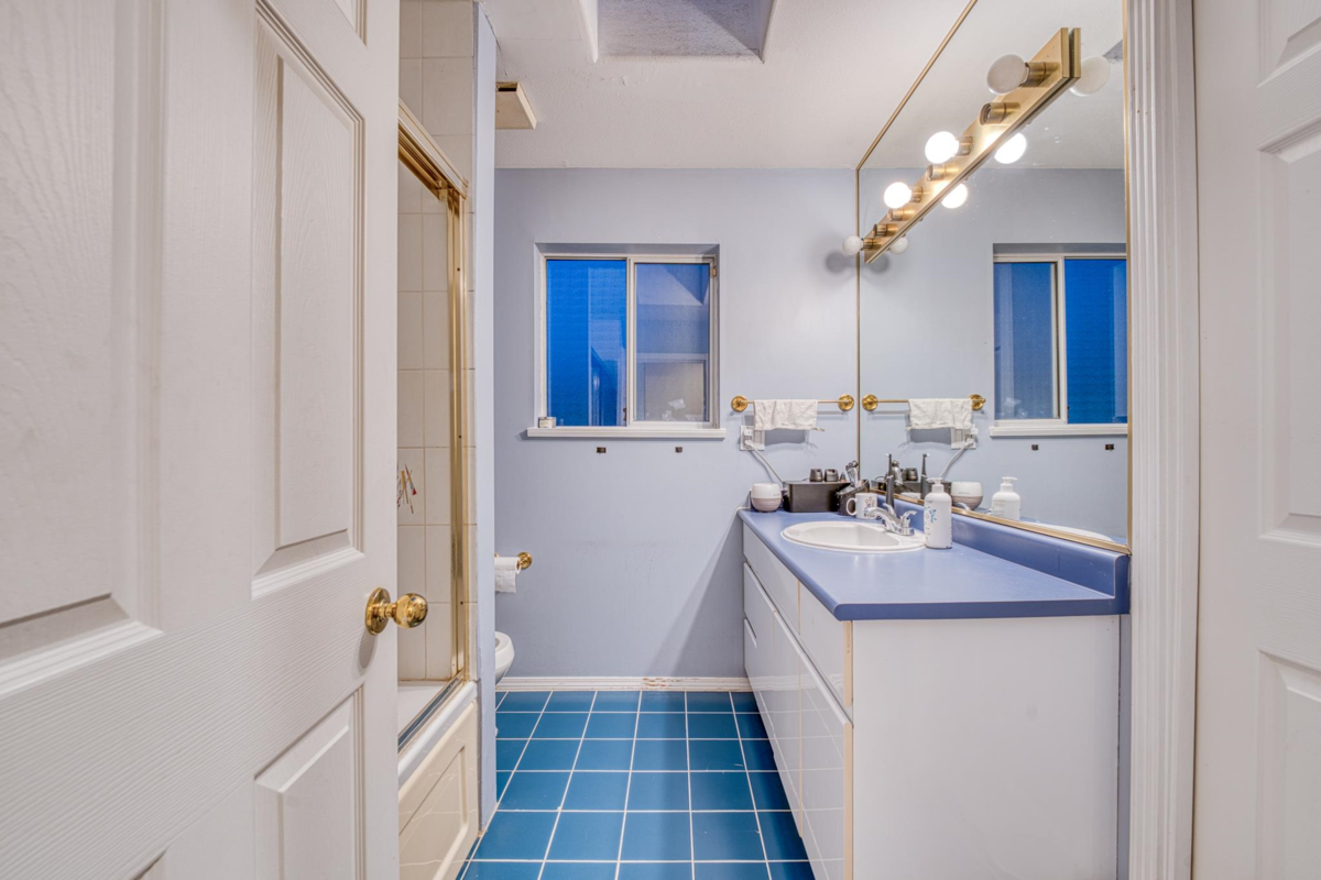 Hallway Photo of 10800 Rochdale Drive, Richmond, BC