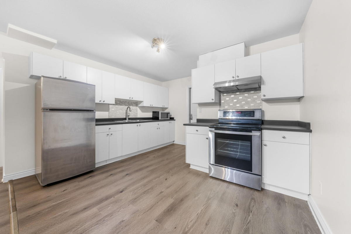 Hot Tub / Spa Photo of 7739 126a Street, Surrey, BC