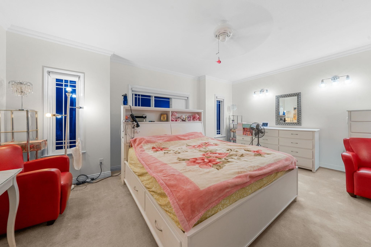 Mudroom Photo of 7739 126a Street, Surrey, BC