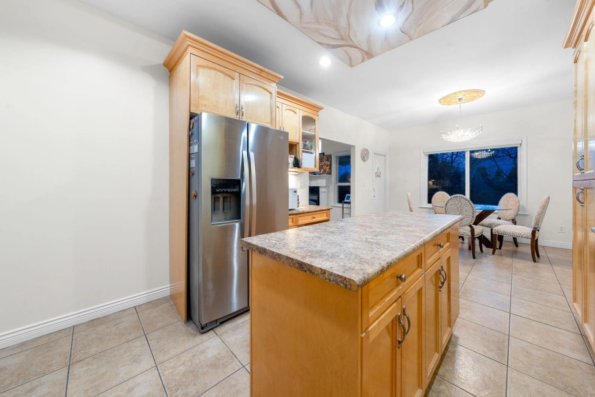 Powder Room Photo of 7739 126a Street, Surrey, BC