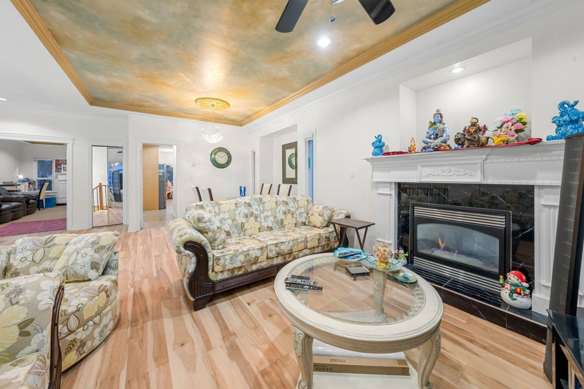 Primary Bathroom Photo of 7739 126a Street, Surrey, BC