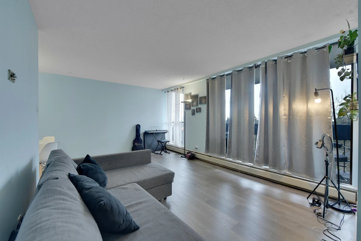 Dining Area Photo of 605 6759 Willingdon Avenue, Burnaby, BC