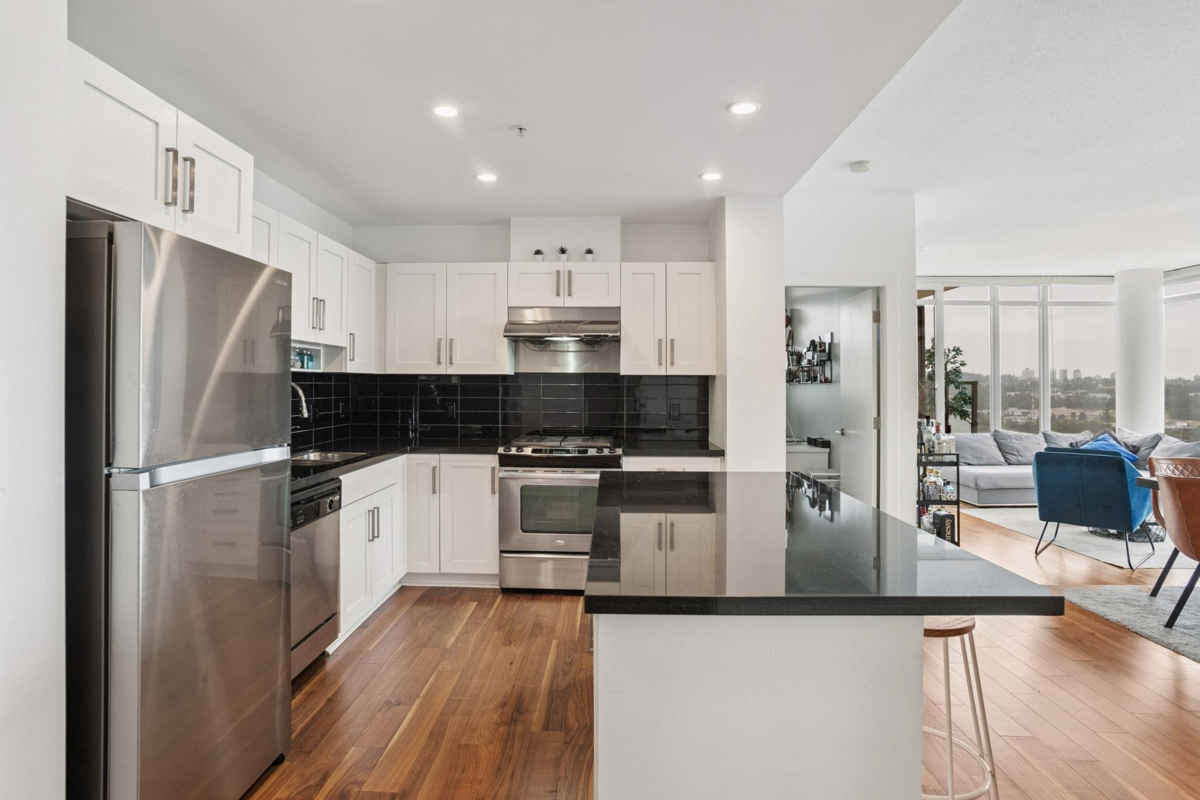 Breakfast Nook Photo of 3101 2133 Douglas Road, Burnaby, BC